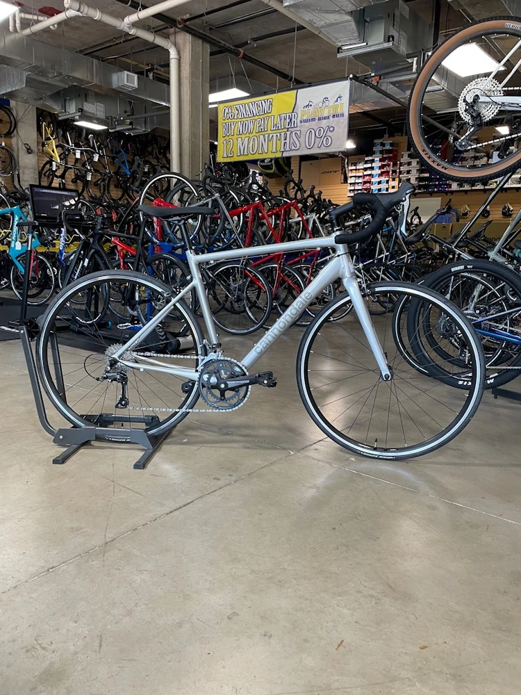 Cannondale CAAD Optimo 4 Silver 2022 1 Cannondale CAAD Optimo 4 Silver 2022