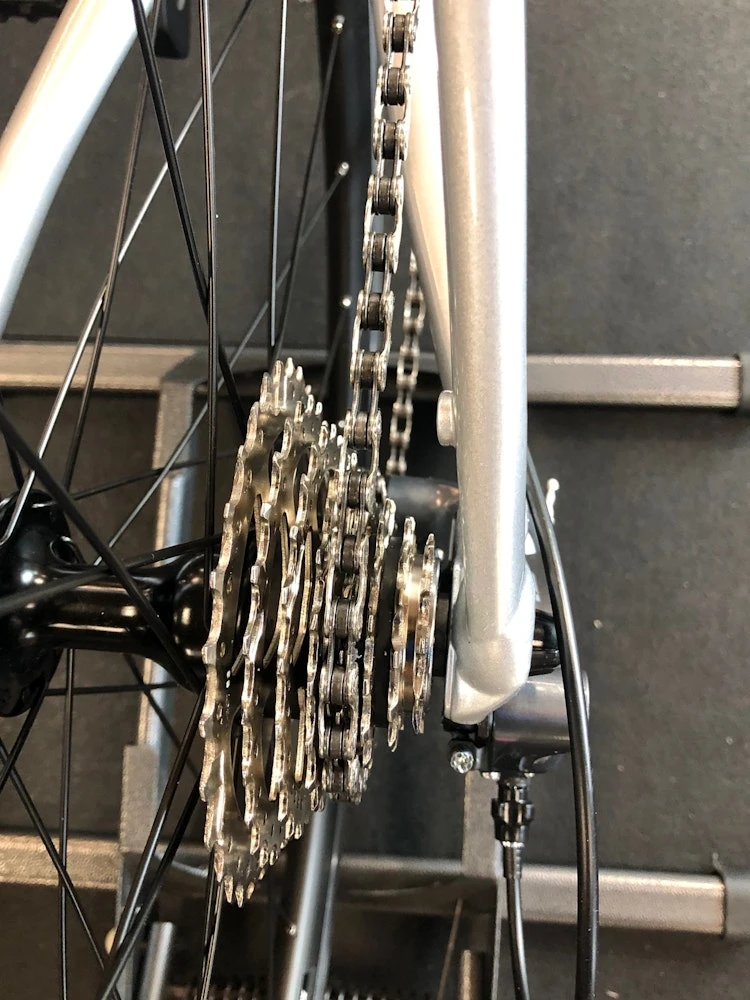 Cannondale CAAD Optimo 4 Silver 2022 7 Cannondale CAAD Optimo 4 Silver 2022 - Image 7