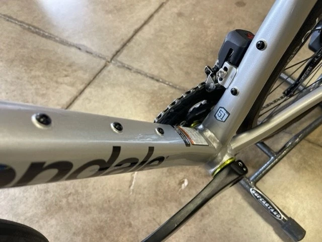 Cannondale CAAD13 Shimano 105 Di2 - Mercury 2023 11 Cannondale CAAD13 Shimano 105 Di2 - Mercury 2023 - Image 11