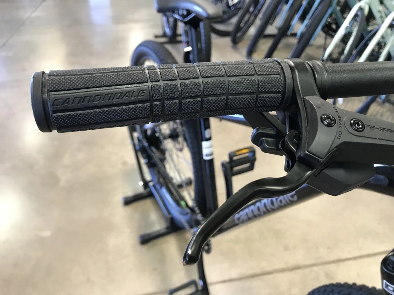 Cannondale Trail 5 - Graphite 2021 4 Cannondale Trail 5 - Graphite 2021 - Image 4